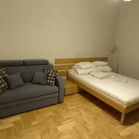 Nad Apteką *